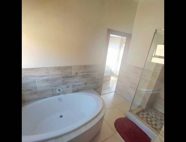 2 bed property to rent in RAVENSWOOD